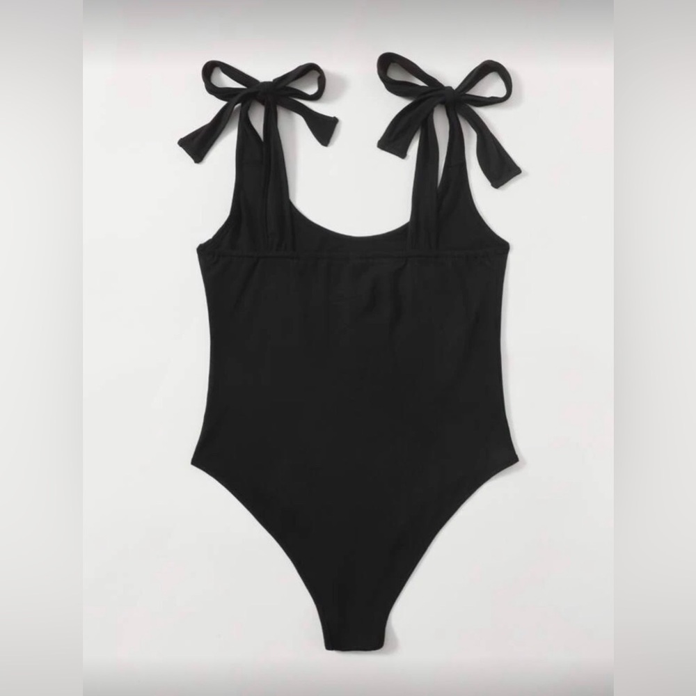 SHEIN Black Adjustable Tie Bow Strap Bodysuit